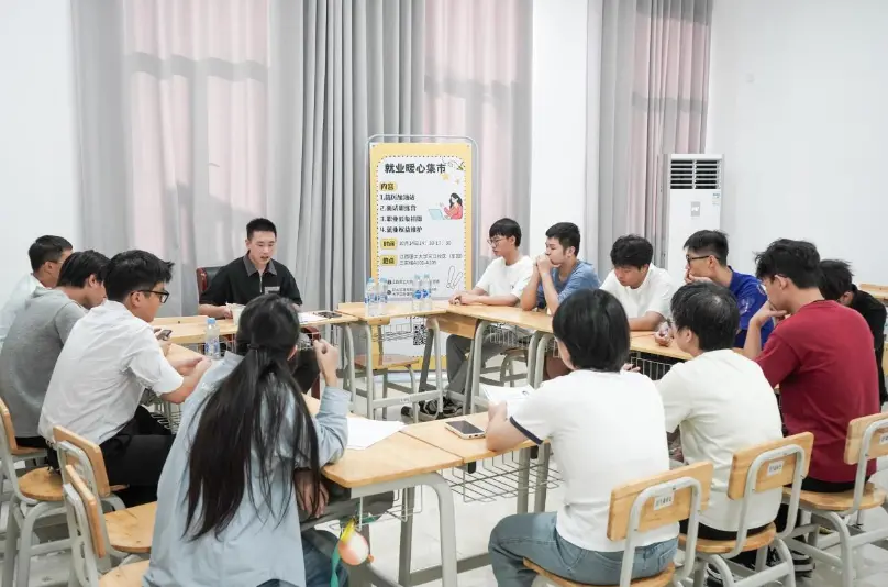 江西理工大学:“就业暖心集市”精准服务 为学子求职之路保驾护航 江西理工大学:“就业暖心集市”精准服务 为学子求职之路保驾护航