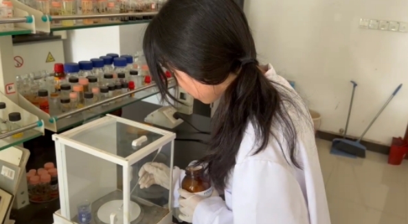 江西理工大学研发新型荧光尿蛋白检测试纸材料 为孕检领域带来革新性突破 江西理工大学研发新型荧光尿蛋白检测试纸材料 为孕检领域带来革新性突破