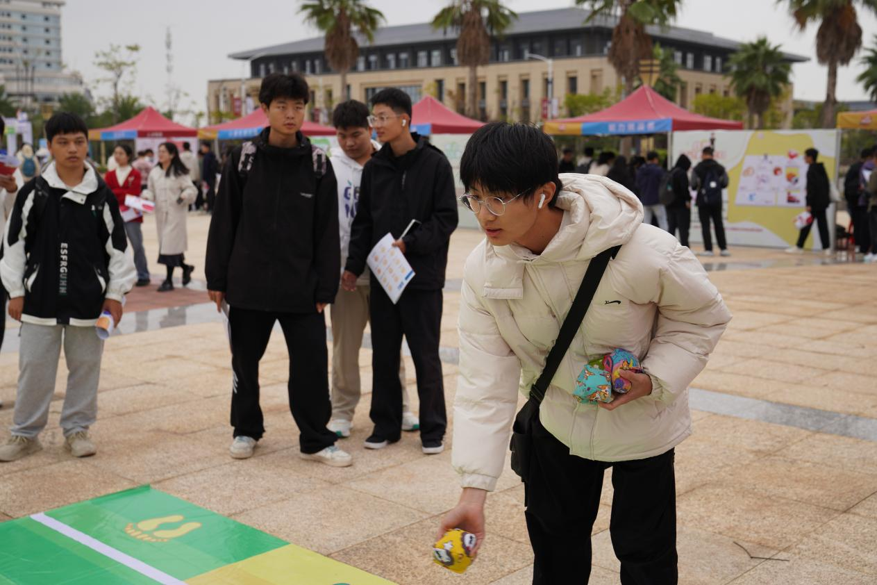“职业生涯教育”闯关游戏?江西理工大学这场生涯体验之旅反响热烈 “职业生涯教育”闯关游戏?江西理工大学这场生涯体验之旅反响热烈