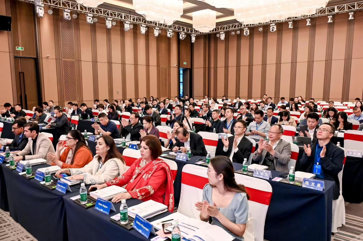 第二十八届全国高校法学院院长(系主任)联席会议暨中巴经济走廊法律研讨会在赣州顺利召开